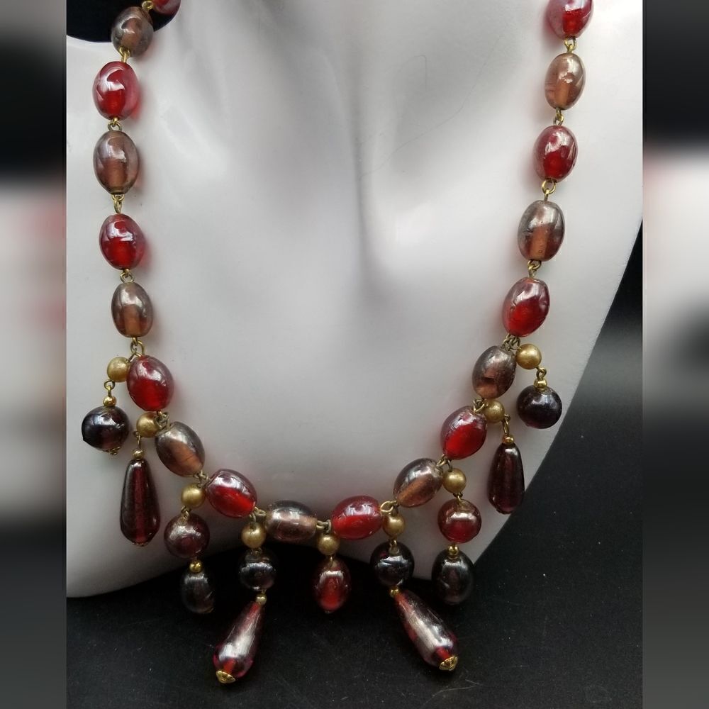 Sultan's charm red glass beaded gloss finish necklace N436